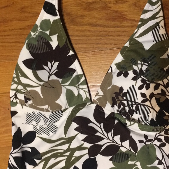 NWOT 1 Piece Swimsuit - Picture 2 of 5